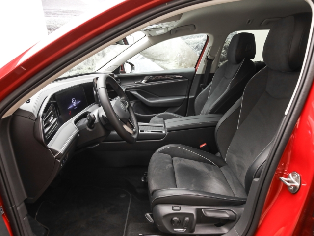 VW - Passat 2.0 TDI DSG Business Navi IQ.Light_6