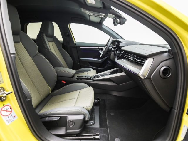 Audi - A3 Sportback 45 TFSIe S line HUD AHK Navi Matrix_18