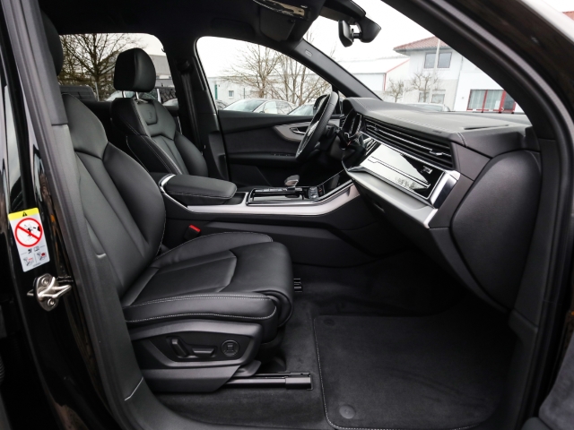Audi - Q7 55 TFSIe quattro S line business Laser ACC Navi Leder_18