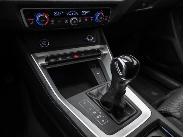 Audi - Q3 45 TFSI e S line AHK Navi LED_16