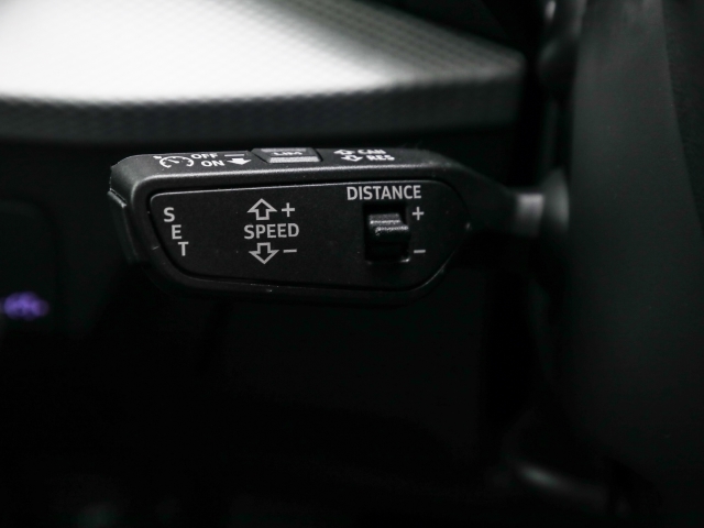 Audi - Q2 40 TFSI quattro advanced Leder Navi Kamera_11