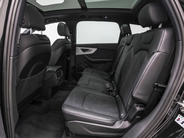 Audi - Q7 55 TFSIe S line business AHK B&O Pano HUD_18