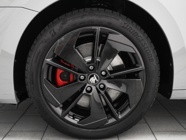 Skoda - Octavia Combi RS 2.0 TSI AHK Navi Pano Winter Canton_3