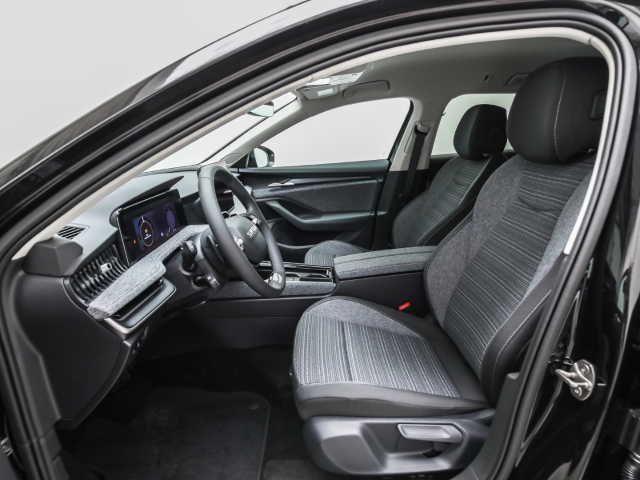 Skoda - Superb Combi 1.5 TSI iV Selection AHK Navi Matrix_6 Skoda - Superb Combi 1.5 TSI iV Selection AHK Navi Matrix_6