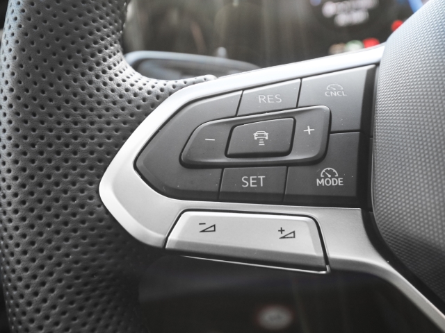 VW - Tiguan R-Line 1.5 eTSI DSG Navi Leder Anschlussgarantie_10