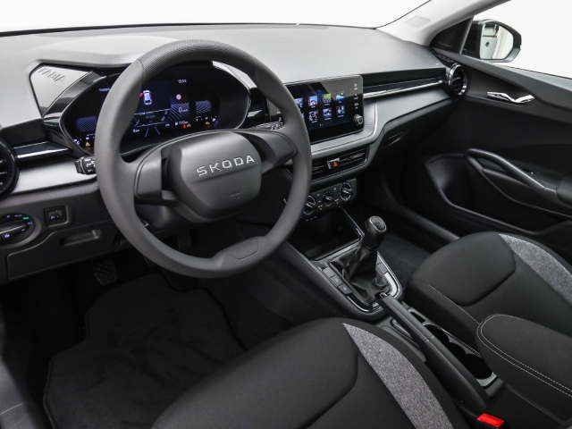 Skoda - Fabia Essence 1.0 MPI Sitzheizung Berganfahrassistent_8