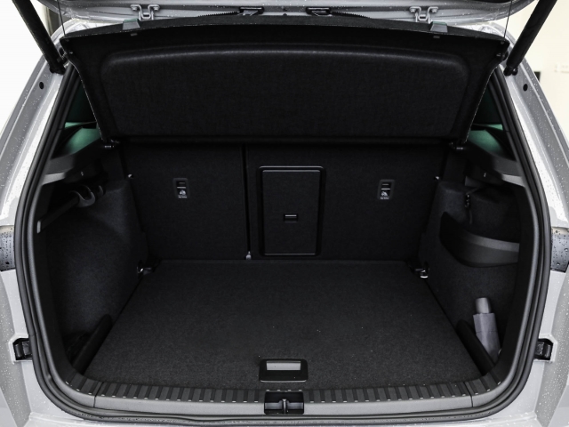Skoda - Karoq Sportline 1.5 TSI DSG AHK Navi Pano Kamera_15