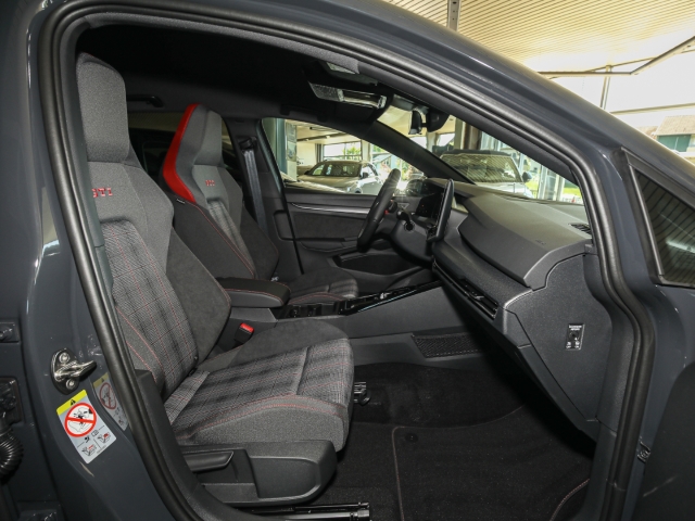 VW - Golf GTI VIII 2.0 TSI DSG Kamera ACC Lane Assist Winter_13