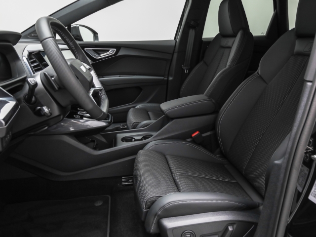 Audi - Q4 e-tron 45 quattro S line edition Sonos AHK_7