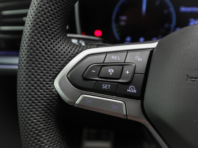 VW - Touareg R 3.0 V6 eHybrid 4M Navi Kamera HuD Dynaudio_11