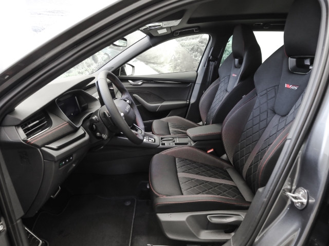 Skoda - Octavia Combi RS 2.0 TSI DSG AHK Pano Winter Matrix_6