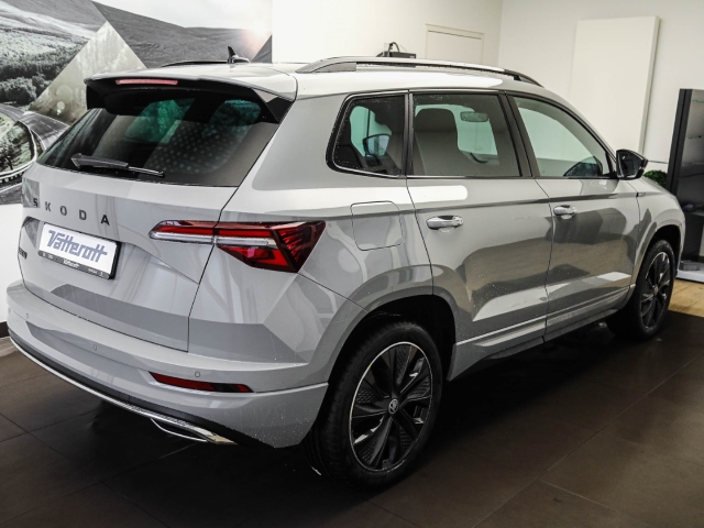 Skoda - Karoq Sportline 1.5 TSI DSG AHK Navi Pano Kamera_5