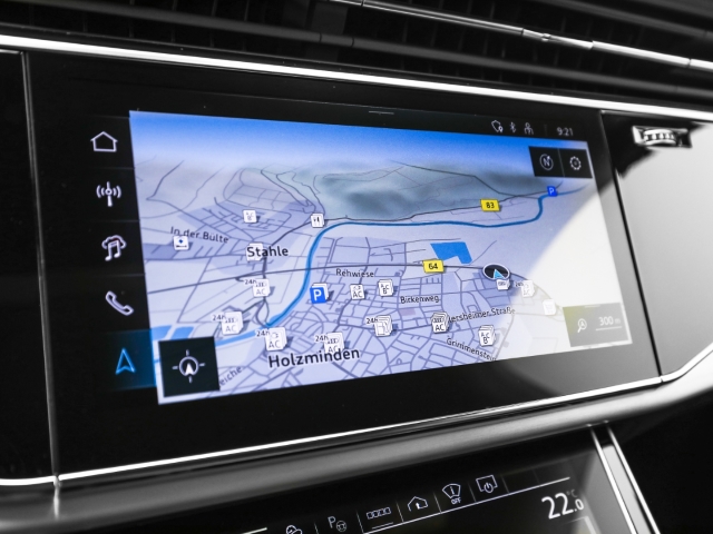 Audi - Q7 55 TFSIe S line business AHK B&O Pano HUD_13