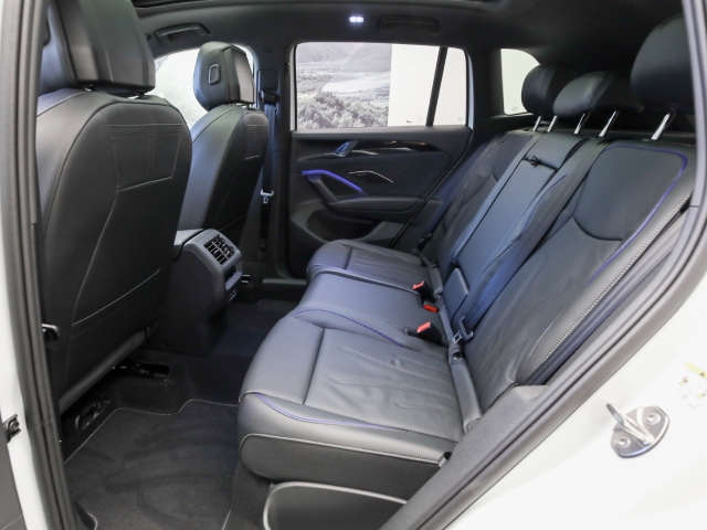 VW - Tiguan R-Line 2.0 TDI 4M DSG AHK Navi Pano Matrix_14