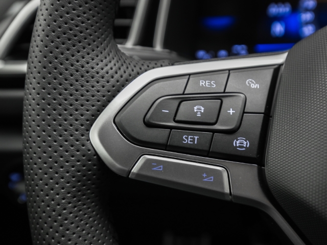 VW - T-Roc R-Line 1.5 TSI DSG Ganzjahresreifen_10