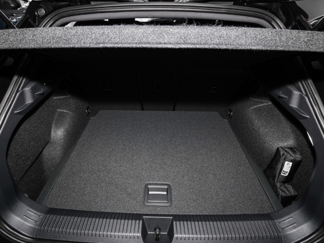 VW - T-Roc 1.5 eTSI DSG R-Line AHK Kamera Ganzjahresreifen_14