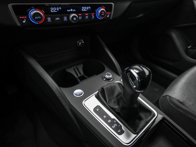 Audi - Q2 35 TFSI S tronic AHK GRA CarPlay_15