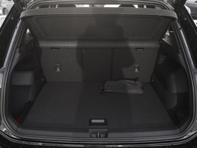 VW - Tiguan R-Line 1.5 eTSI DSG Navi Leder Anschlussgarantie_15