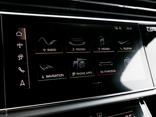 Audi - Q7 55 TFSIe quattro S line business Laser ACC Navi Leder_12