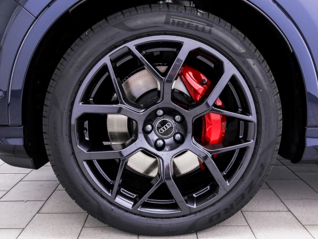 Audi - Q7 60 TFSIe S line business AHK Pano Laser B&O_4