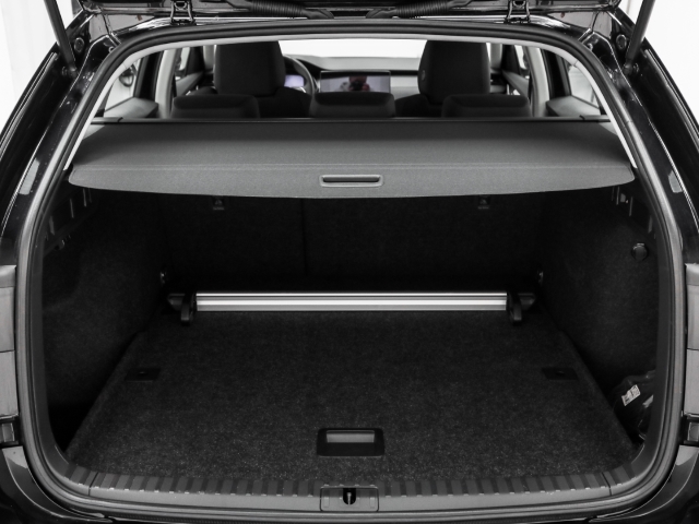 Skoda - Octavia Combi 2.0 TDI Essence AHK LED_15