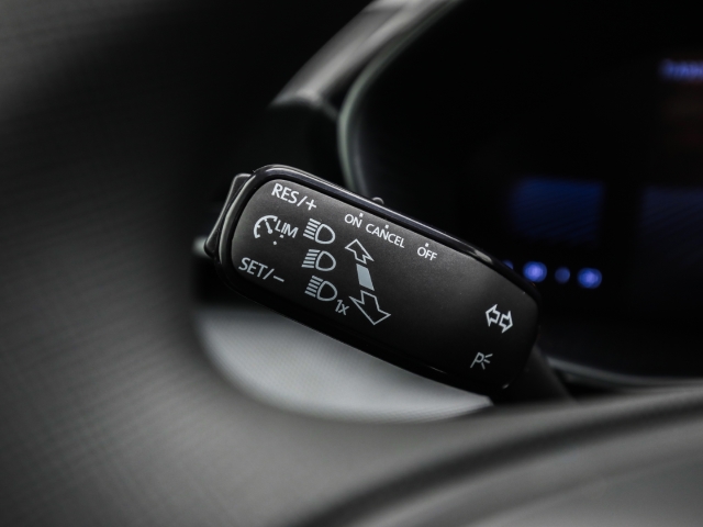 Skoda - Fabia Essence 1.0 MPI Sitzheizung Berganfahrassistent_10