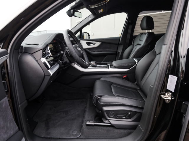 Audi - Q7 55 TFSIe quattro S line business Laser ACC Navi Leder_7