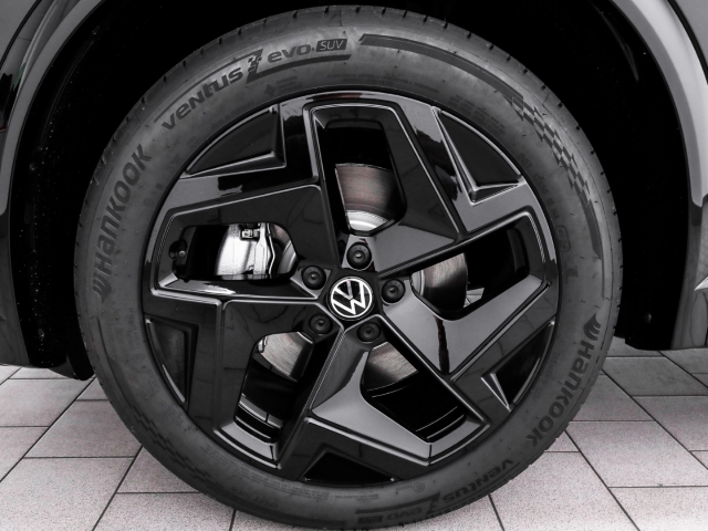 VW - Tiguan R-Line 2.0 TDI DSG AHK Navi IQ.Light Winter_3