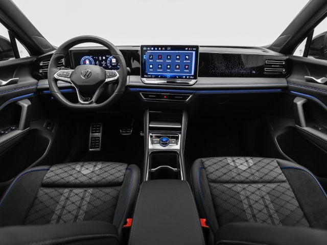 VW - Tiguan R-Line 2.0 TDI DSG AHK Navi IQ.Light Winter_7