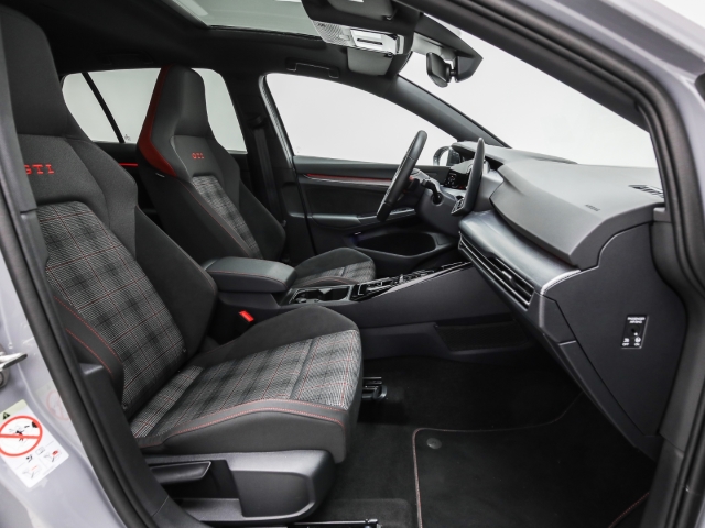 VW - Golf GTI DSG Pano Navi Harman Kardon_12