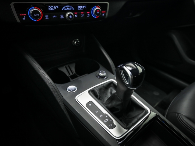 Audi - Q2 40 TFSI quattro advanced Leder Navi ACC CarPlay_16