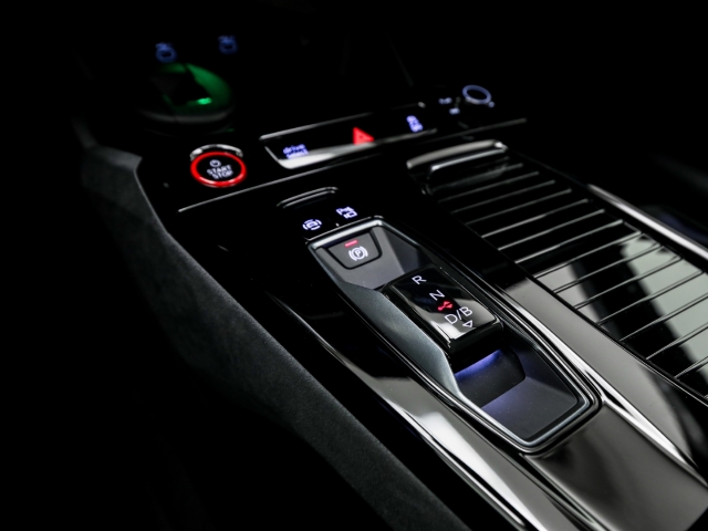 Audi - A6 e-tron Avant S line Luftfed. B&O TechPro Matrix_15