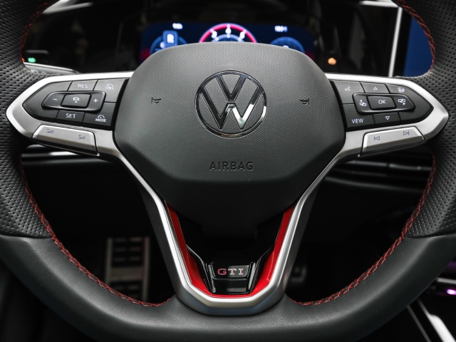 VW - Golf GTI DSG Pano Navi Harman Kardon_9