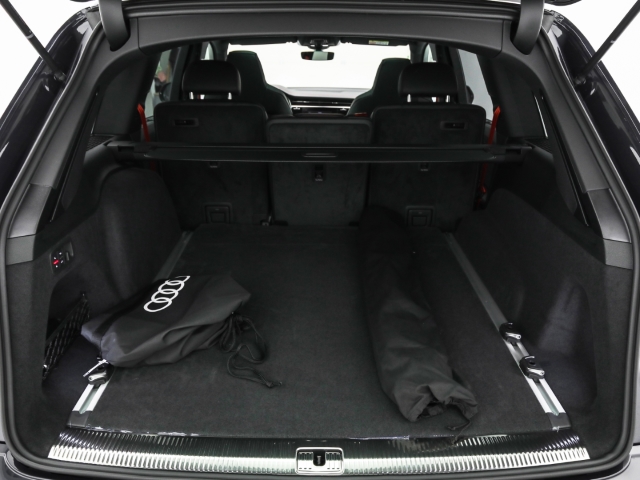 Audi - Q7 60 TFSIe S line business AHK Pano Laser B&O_20